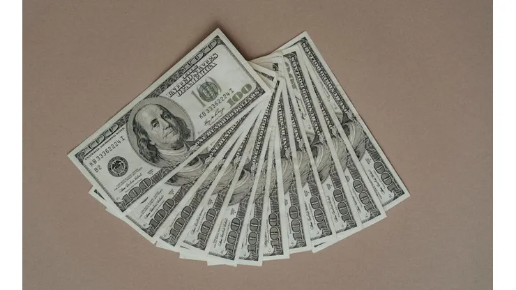 Los billetes de 100 dólares con algún detalle que los haga especiales, son buscados por los coleccionistas.