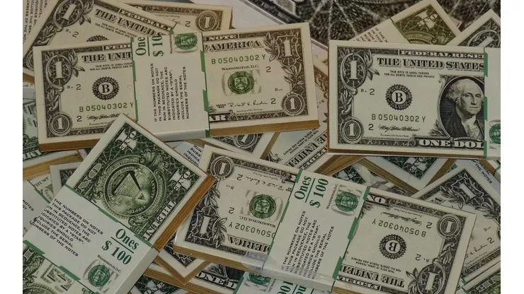 Hay billetes de 1 dólar que salieron de circulación y valen mucho dinero.
