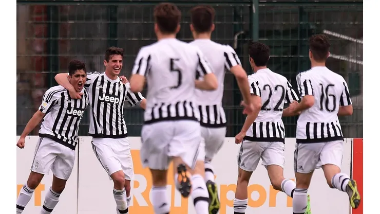 Locura en el ascenso: el equipo que se reforzó con un ex Chelsea y otro ex Juventus