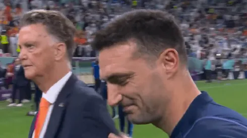 "Épico": el gesto de Scaloni tras el saludo con Van Gaal post Argentina-Países Bajos que no se vio