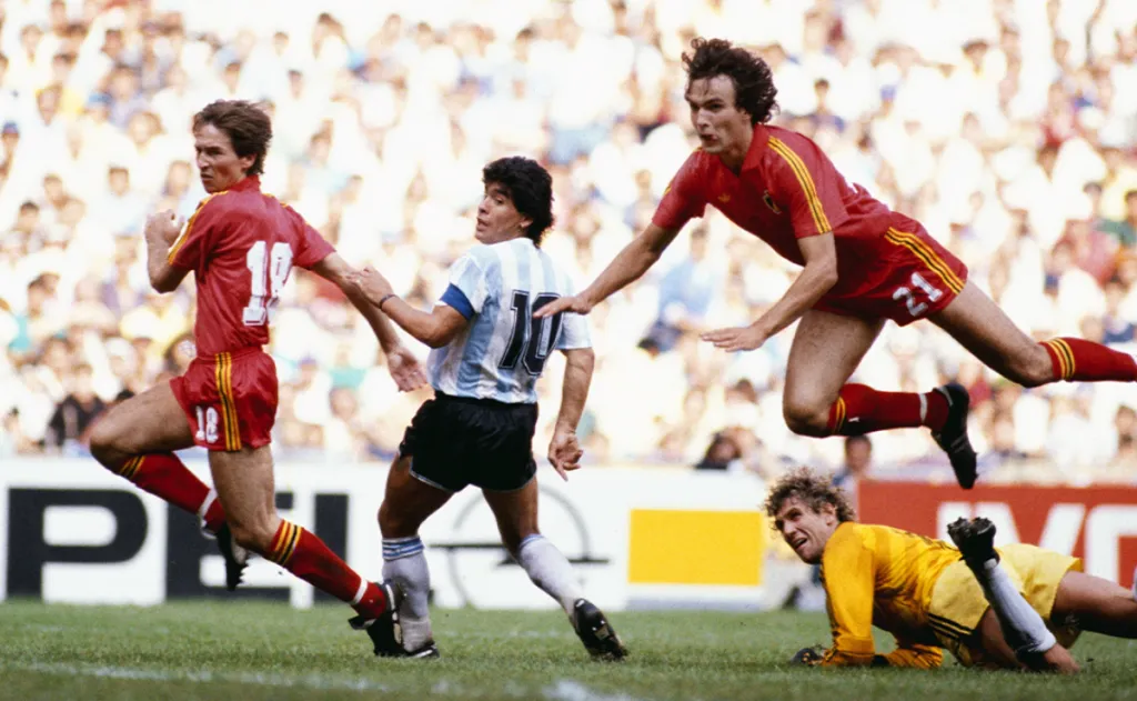 El brillo de Diego Armando Maradona en la semifinal del Mundial de México 1986.