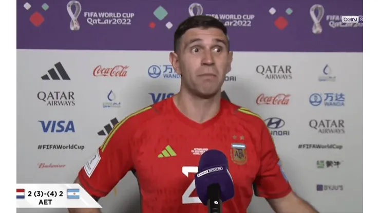 VIDEO | En un inglés perfecto, Dibu Martínez mandó a dormir a Van Gaal