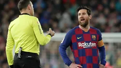 La Hoz y Messi, frente a frente en un partido del Barcelona.
