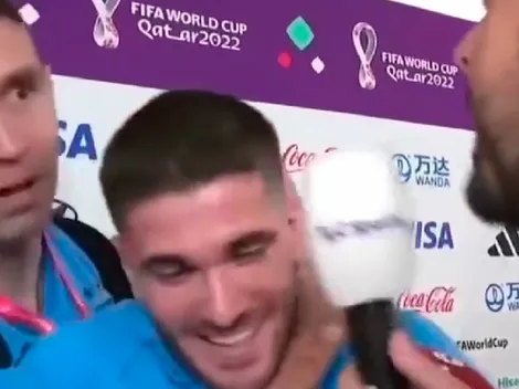 VIDEO | "Te amo": el divertido cruce de Dibu Martínez y De Paul tras el pase de Argentina a cuartos