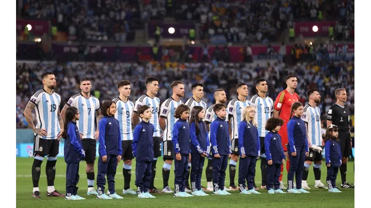 En pleno Mundial, buscan a un titular de la Selección Argentina desde la Premier League