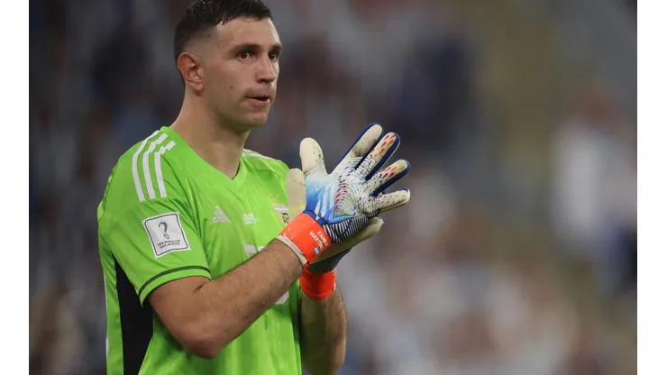 "Me sorprendió": el particular gesto de Dibu Martínez para un jugador de Polonia