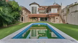 La casa donde vivió Maradona en Devoto abrió sus puertas y fue furor.