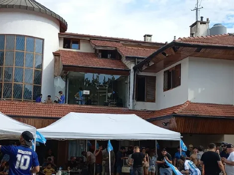 Compró la casa de Maradona en Devoto y tuvo una increíble idea para inaugurarla durante el Mundial