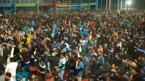 Los festejos en Bangladesh por el triunfo de Argentina ante México en el Mundial de Qatar 2022 (Foto: Captura Twitter FIFA)