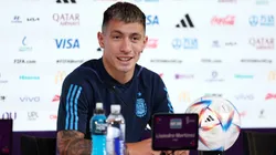 El comentario de Lisandro Martínez en conferencia que hizo estallar a todo el mundo: "Me olvidé"