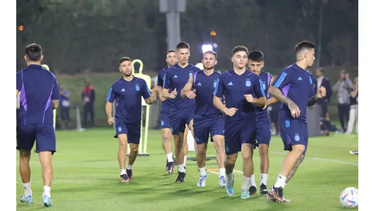 ¿Debuta ante Polonia? Scaloni probó un cambio que nadie esperaba durante el entrenamiento