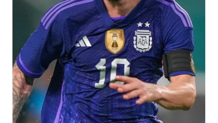 ¿Por que Argentina jugará con la camiseta violeta ante Polonia?
