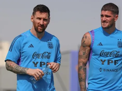 Sin tiempo que perder: la Selección volvió a los entrenamientos con un gran gesto de Messi y De Paul