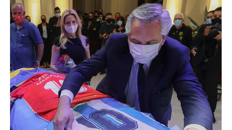 Alberto Fernández le dedicó un sentido video a Maradona: "Ahora más que nunca"
