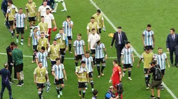 La imagen de los jugadores argentinos luego de la derrota con Arabia Saudita.