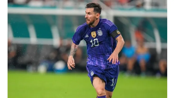 De derecha y al ángulo: el golazo de Messi ante Emiratos Árabes.