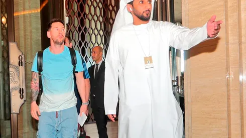 No se vio: el guiño de Messi en su llegada a Abu Dhabi que ilusiona a la Selección