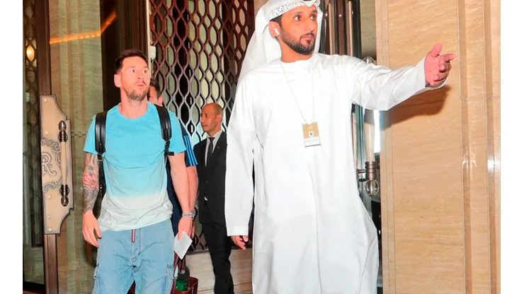 No se vio: el guiño de Messi en su llegada a Abu Dhabi que ilusiona a la Selección