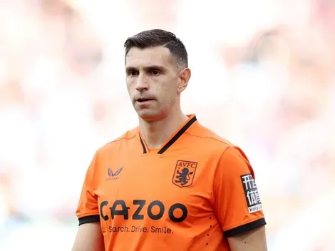 Sonríe Scaloni: Dibu y Lisandro Martínez, suplentes en United-Aston Villa