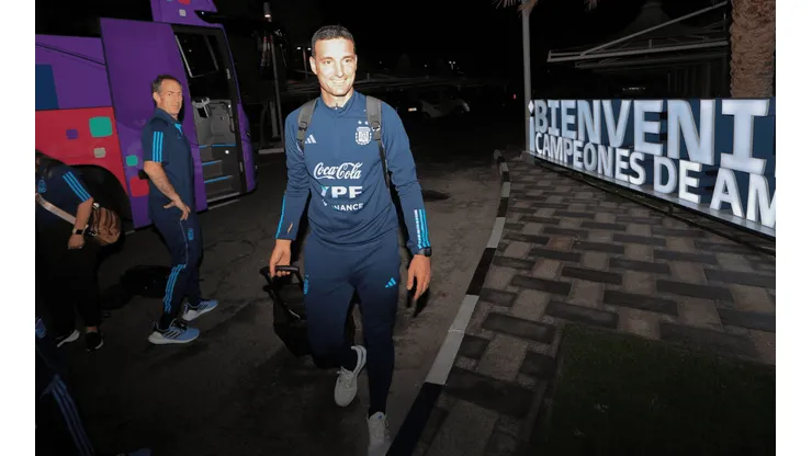 Scaloni ya está en Qatar.