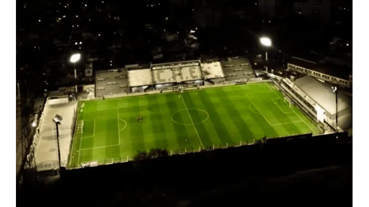 El Estadio Ciudad de Caseros, sede de la final de ida del Reducido de la Primera Nacional 2022