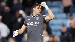 VIDEO | Nadie puede creer lo que hizo Dibu Martínez antes del golazo de su equipo ante el United