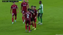 Scaloni lo vio todo: Montiel fue expulsado en el clásico andaluz por una patada criminal