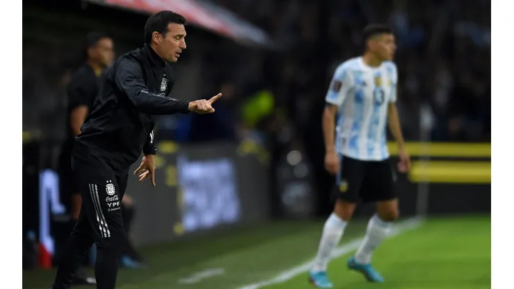 La noticia que llega desde Europa y hace respirar a Scaloni.