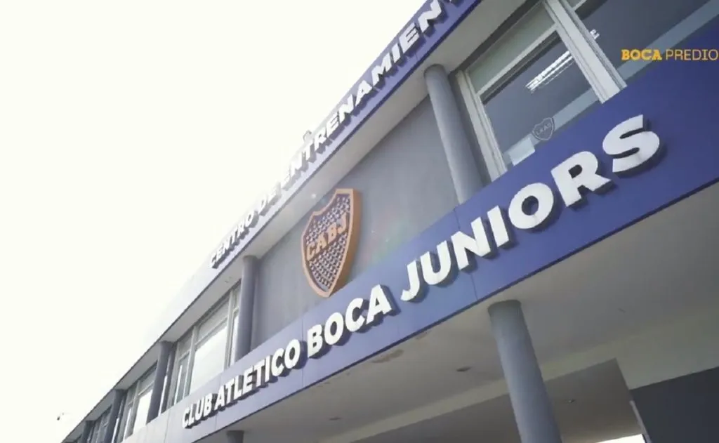 El ingreso del predio que posee Boca en Ezeiza. (Captura @BocaPredio)