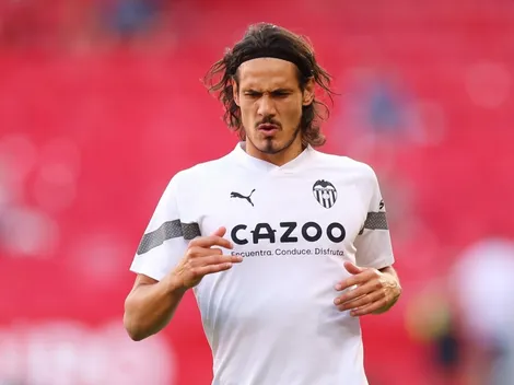 “Diego vigila”: los hinchas de Boca se burlan de la lesión de Cavani que podría dejarlo sin Mundial