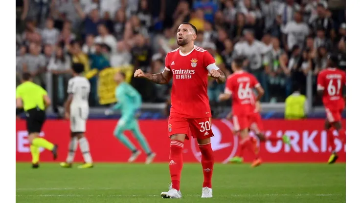 ¿Fue un guiño a River? El tuit de Otamendi que cruzó a los hinchas del Millonario con los del Benfica