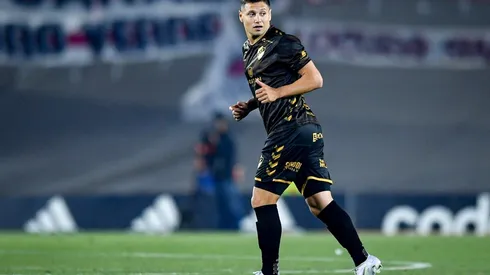 Después de celebrar el campeonato de Boca, Mauro Zárate se fue de Platense