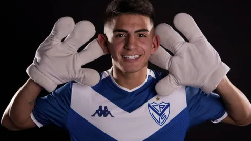 Thiago Almada mantiene una gran relación con Riquelme (Foto: prensa Vélez).