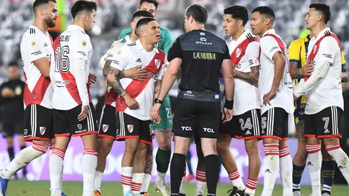 Confirmado: se conoció la sanción a Juanfer Quintero por el empujón a Echenique