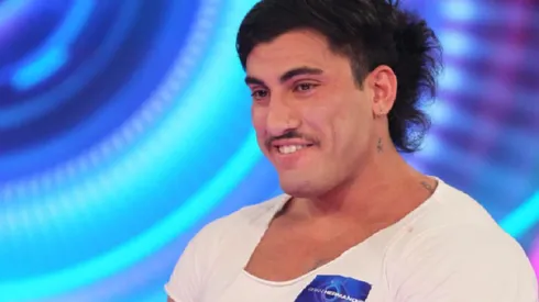 Tomás Holder recibió una carta al ingresar.