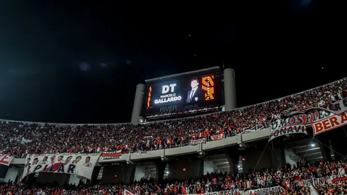 La emotiva canción que le hicieron los hinchas de River a Gallardo para que se quede