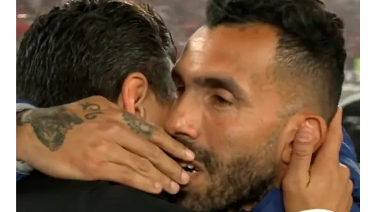 ¿Qué le dijo? Tevez se cruzó con Gallardo en su despedida del Monumental