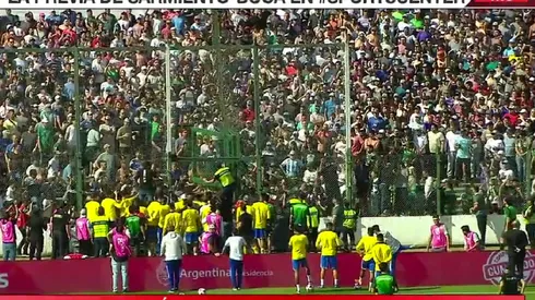 VIDEO | Repudiable: piñas entre hinchas en las tribunas en la previa del Sarmiento-Boca