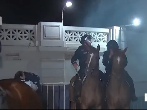 VIDEO | Indignante: la Policía le disparó e hirió a un camarógrafo mientras estaba al aire