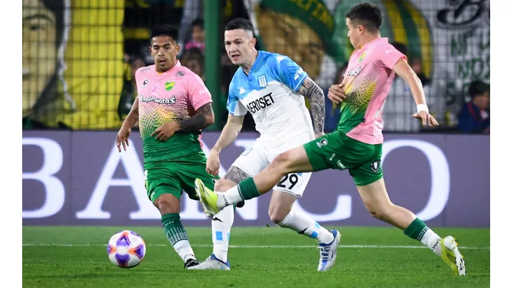 Si no se sufre no vale: Racing empató un partidazo ante Defensa y sigue vivo