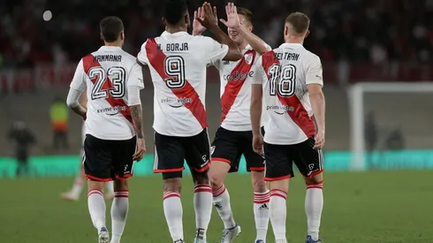 River aplastó a Estudiantes ganando por 5 a 0 en el Monumental