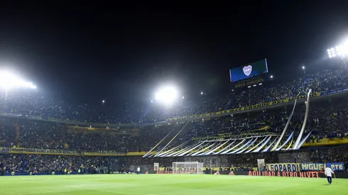 Insólito: descubrieron a dos hinchas de River en la platea de Boca