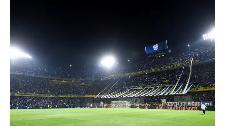 Insólito: descubrieron a dos hinchas de River en la platea de Boca
