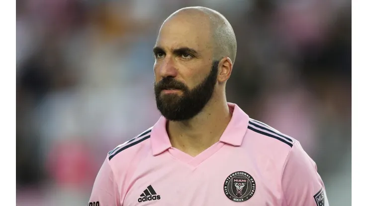 Gonzalo Higuaín anunció su retiro del fútbol