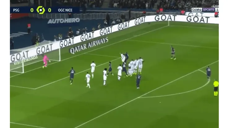 VIDEO | ¡Una locura! Messi sacó de la galera un golazo de tiro libre en su regreso al PSG