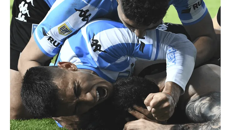 De la mano de Vecchio, Racing remontó un partidazo contra Central y sigue vivo en la Liga