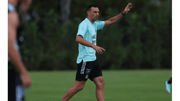 Scaloni y una formación inédita.