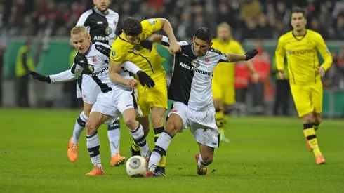 VIDEO | Así marcaba Zambrano a Lewandowski en la Bundesliga