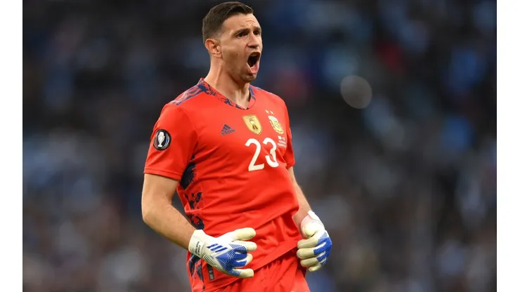 El sorpresivo anuncio que hizo Dibu Martínez en plena concentración de la Selección