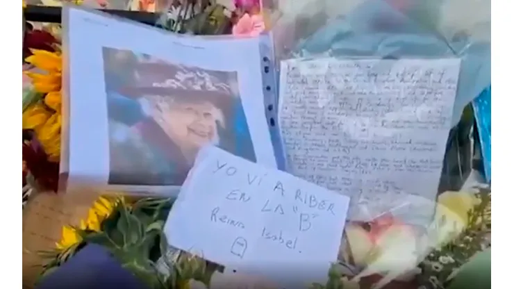 VIDEO | La cargada a River por el descenso en el funeral de la Reina Isabel II